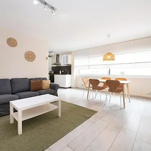 https://encantador-apartamento-en-la-playa.topbarcelonahotels.com