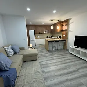 https://apt-lolitas.adeje-hotels.com