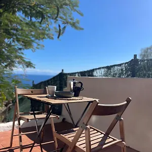https://apt-casita-naia-radazul.adeje-hotels.com